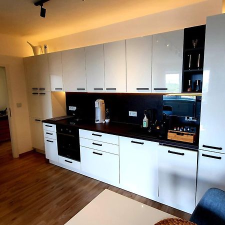 Luxury Apartment Vbloku Praag Buitenkant foto
