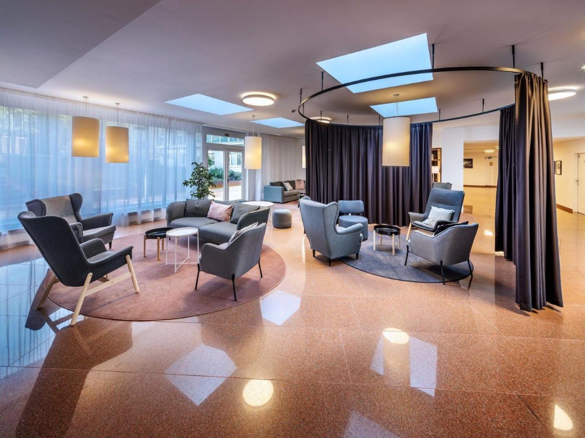 Luxury Apartment Vbloku Praag Buitenkant foto