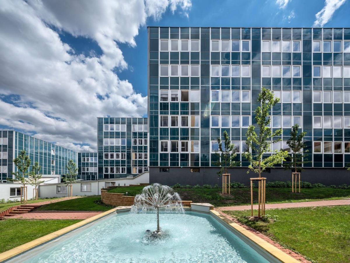 Luxury Apartment Vbloku Praag Buitenkant foto