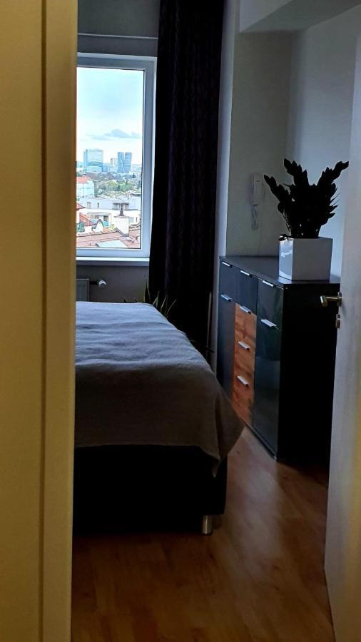 Luxury Apartment Vbloku Praag Buitenkant foto