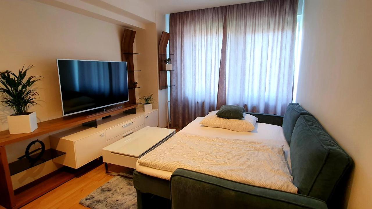 Luxury Apartment Vbloku Praag Buitenkant foto